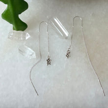 Load image into Gallery viewer, Forget Me Not Flower Threaders