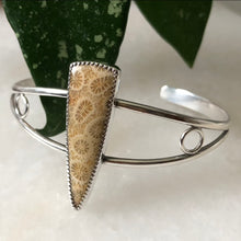 Load image into Gallery viewer, Chrysanthemum Stone Cuff
