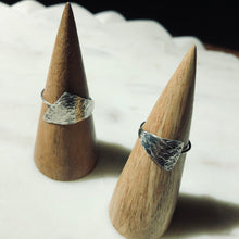 Load image into Gallery viewer, Triangle Hammered Wrap Ring
